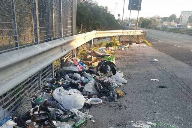 "Sos Citt�": �Raccogliamo le denunce dei baresi su sporcizia, disservizi e vandalismi�